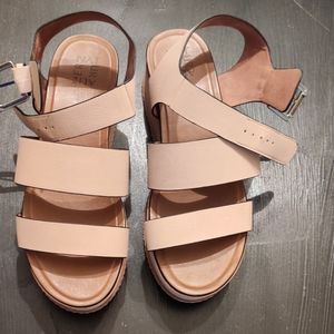 Naturalizer Billie platform sandal